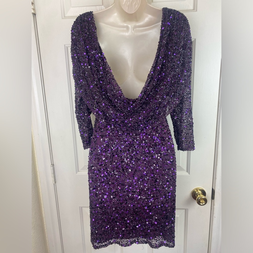 Pisarro Nights Draped Back Cowl Back Beaded Sequin Sheath Dress in Size 6 - Picture 4 of 5